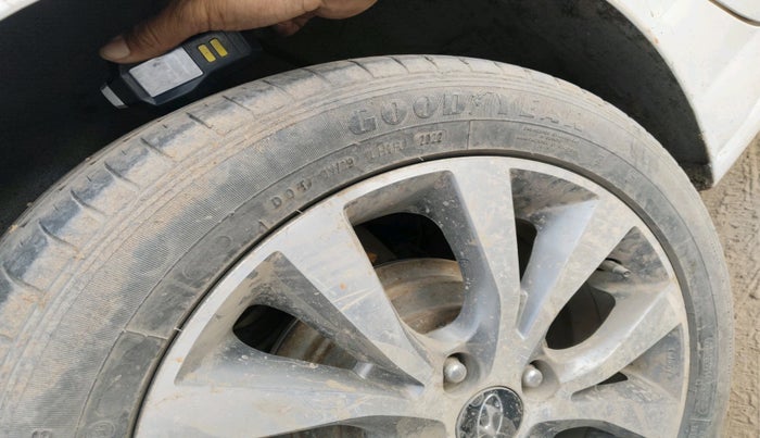 2015 Hyundai Verna 1.6 CRDI SX (O), Diesel, Manual, 80,504 km, tyre