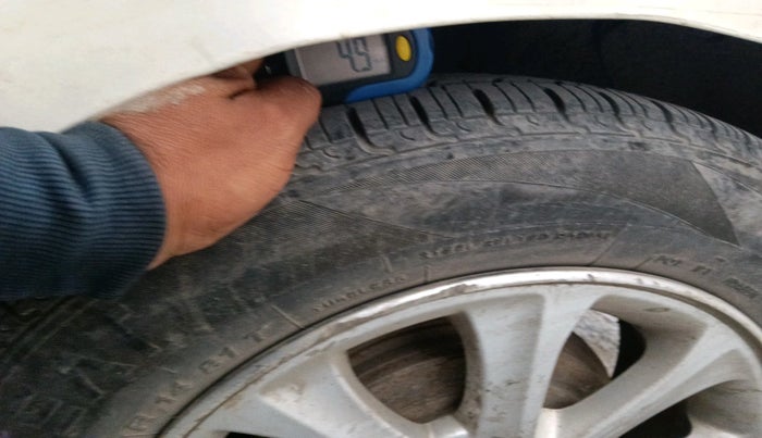 2015 Hyundai Grand i10 ASTA 1.2 KAPPA VTVT, CNG, Manual, 1,31,579 km, tyre