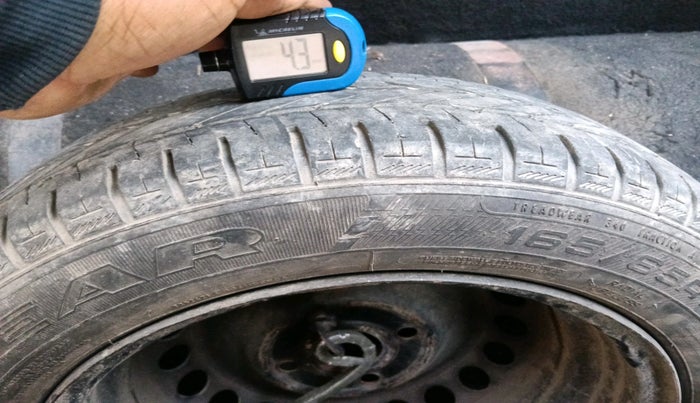 2015 Hyundai Grand i10 ASTA 1.2 KAPPA VTVT, CNG, Manual, 1,31,579 km, tyre