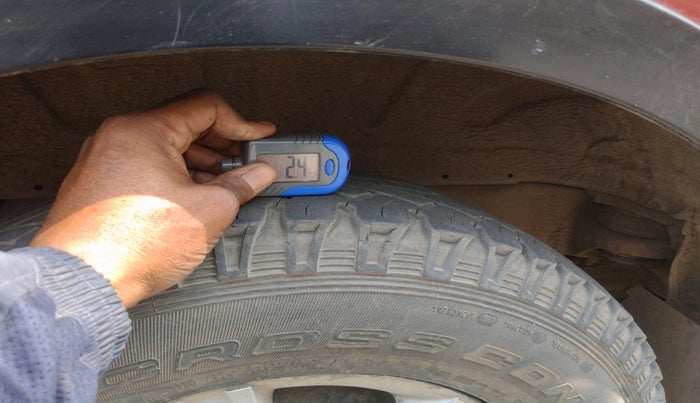 2013 Mahindra Xylo H8 ABS AIRBAG BS IV, Diesel, Manual, 1,17,090 km, tyre