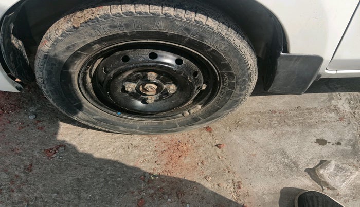 2016 Maruti Alto 800 LXI, Petrol, Manual, 74,173 km, tyre