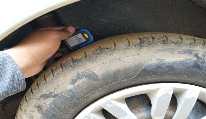 2014 Maruti Swift Dzire VDI, Diesel, Manual, 2,28,632 km, tyre