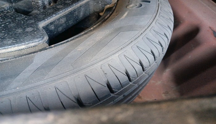 2017 Maruti Vitara Brezza ZDI PLUS, Diesel, Manual, 1,62,842 km, tyre