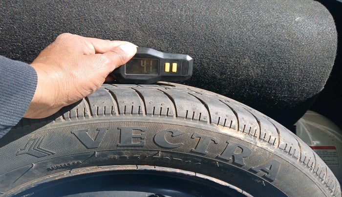 2022 Maruti Celerio VXI CNG, CNG, Manual, 44,555 km, tyre