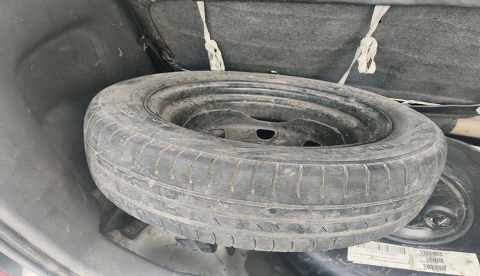 2010 Maruti Wagon R 1.0 LXI LPG, Petrol, Manual, 1,47,085 km, tyre