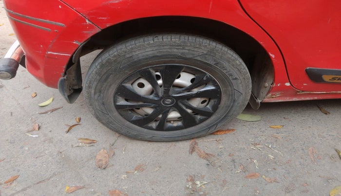 2018 Maruti Swift LXI, CNG, Manual, 66,375 km, tyre