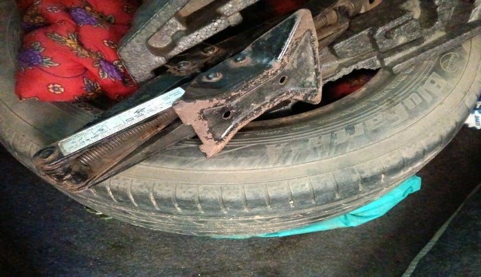 2013 Volkswagen Polo COMFORTLINE 1.2L, Diesel, Manual, 76,677 km, tyre