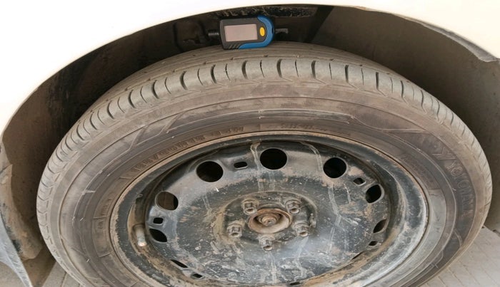 2013 Volkswagen Polo COMFORTLINE 1.2L, Diesel, Manual, 76,677 km, tyre