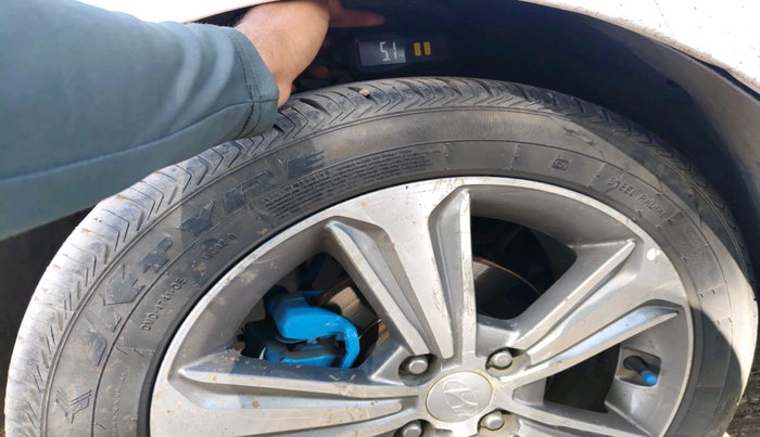 2018 Hyundai Verna 1.6 SX (O) CRDI MT, Diesel, Manual, 1,00,873 km, tyre