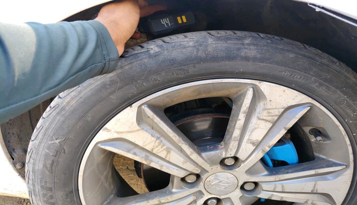 2018 Hyundai Verna 1.6 SX (O) CRDI MT, Diesel, Manual, 1,00,873 km, tyre