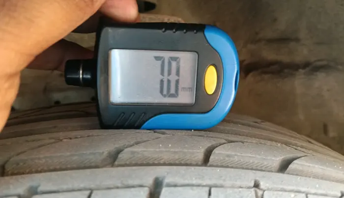 2018 Maruti Ertiga VXI CNG, CNG, Manual, 1,89,000 km, tyre