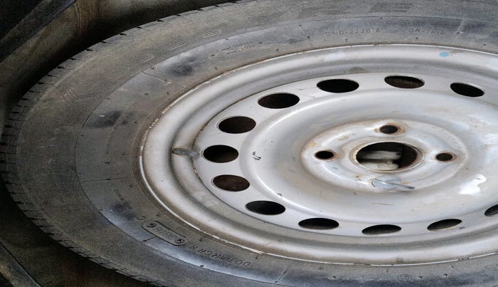 2015 Maruti Swift LDI, Diesel, Manual, 1,93,511 km, tyre