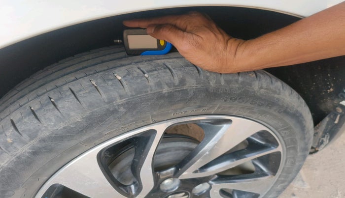 2021 Maruti Baleno ZETA PETROL 1.2, Petrol, Manual, 30,875 km, tyre