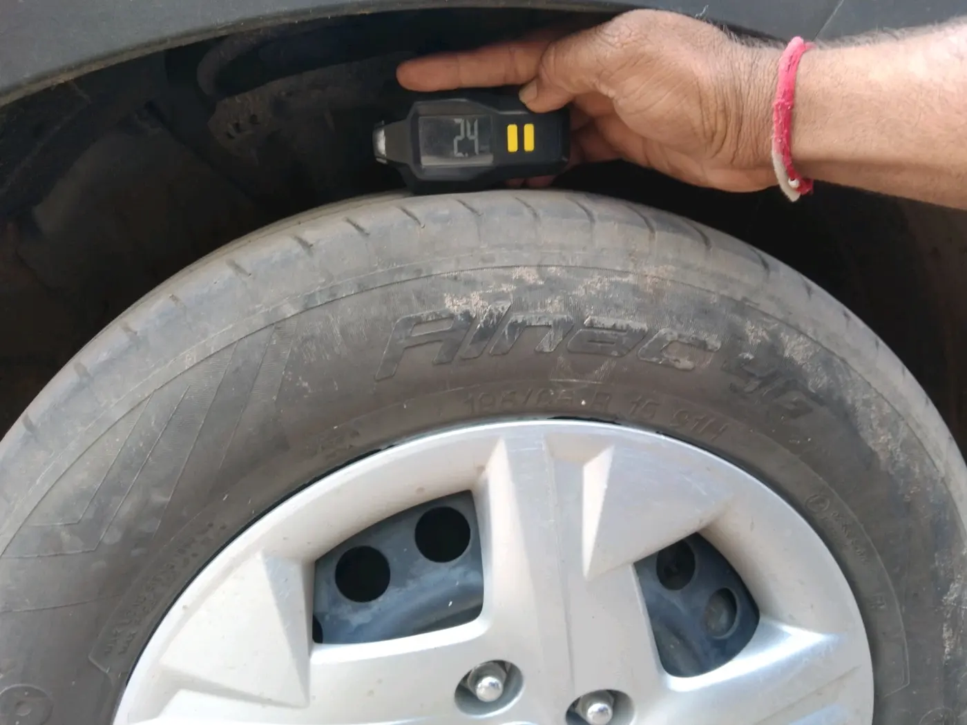 2022 Hyundai VENUE S(O) 1.2, CNG, Manual, 1,39,007 km, tyre
