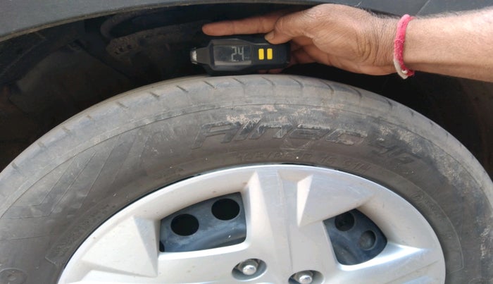 2022 Hyundai VENUE S(O) 1.2, CNG, Manual, 1,39,007 km, tyre