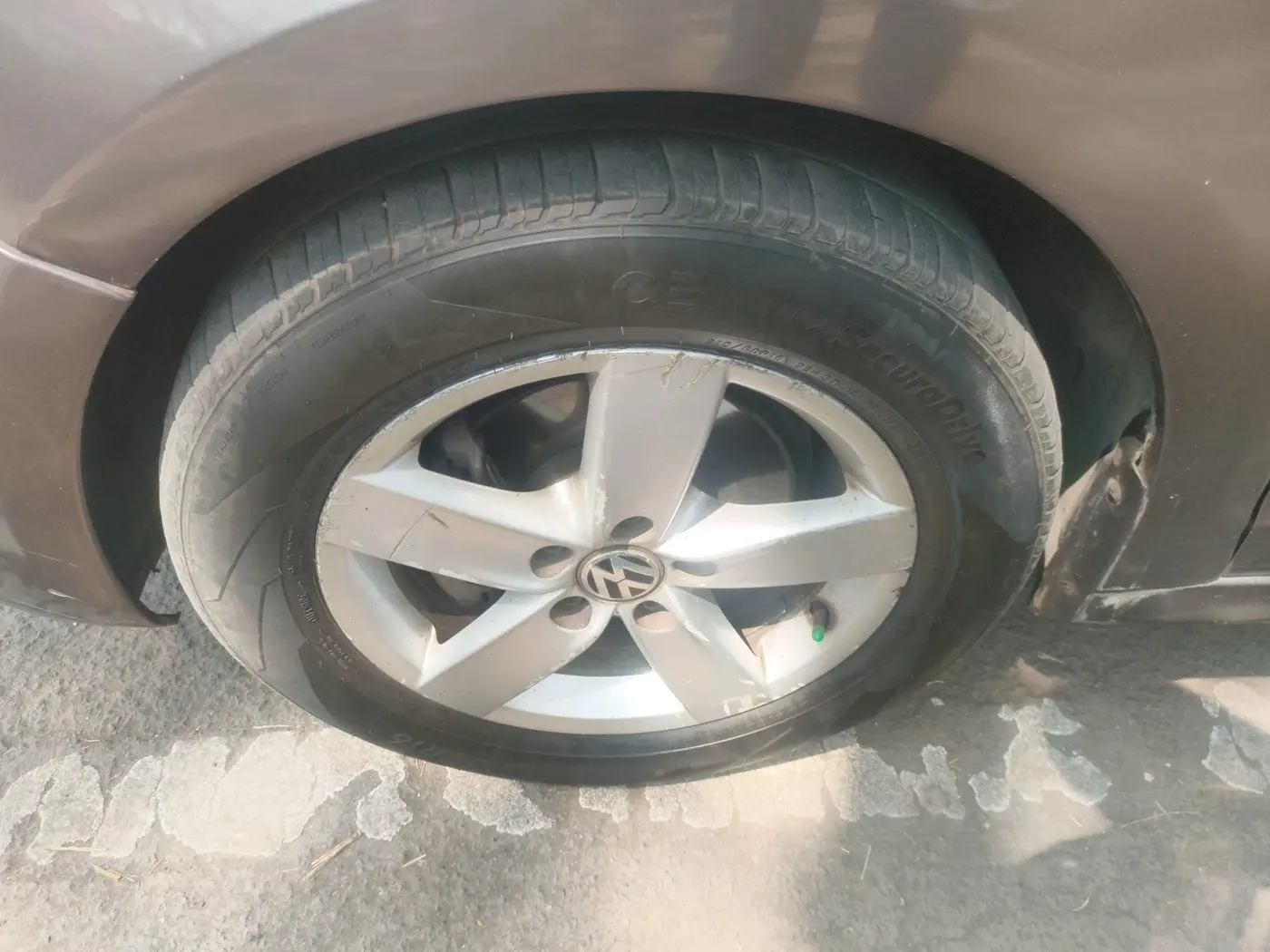 2012 Volkswagen Jetta COMFORTLINE TDI, Diesel, Manual, 1,56,453 km, tyre