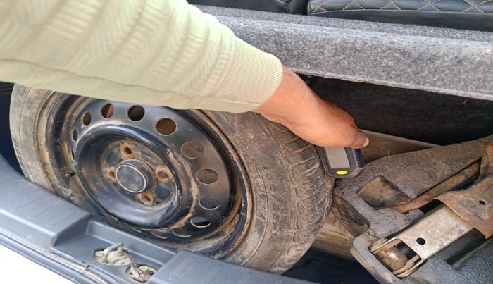 2012 Maruti Wagon R 1.0 VXI, CNG, Manual, 1,65,552 km, tyre