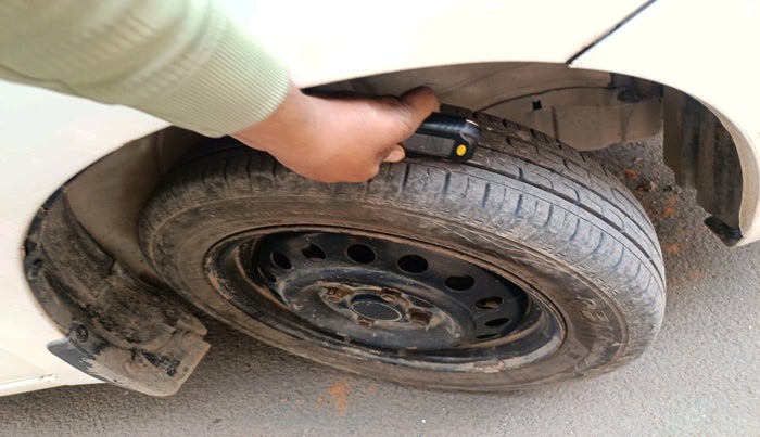 2012 Maruti Wagon R 1.0 VXI, CNG, Manual, 1,65,552 km, tyre