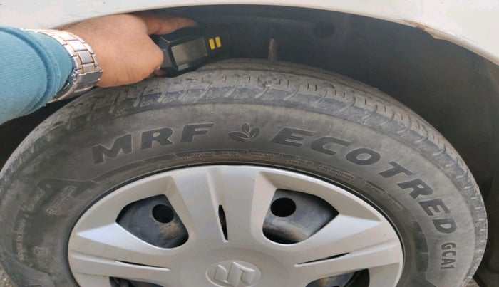 2017 Maruti Dzire VDI, Diesel, Manual, 1,08,000 km, tyre