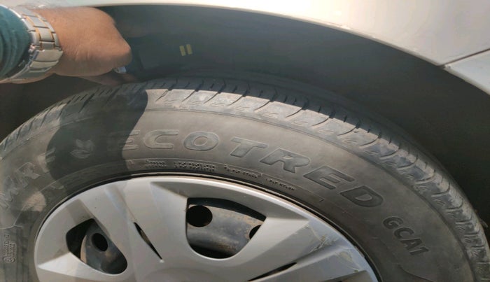 2017 Maruti Dzire VDI, Diesel, Manual, 1,08,000 km, tyre