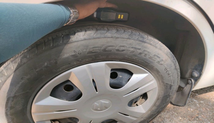 2017 Maruti Dzire VDI, Diesel, Manual, 1,08,000 km, tyre