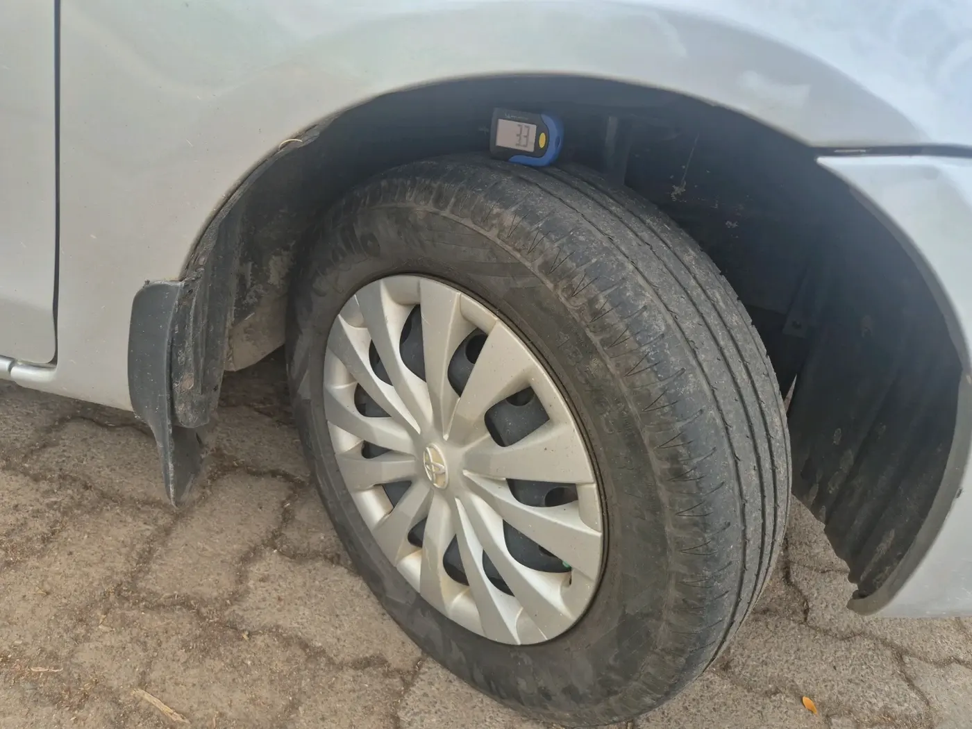 2011 Toyota Etios G, Petrol, Manual, 1,16,191 km, tyre
