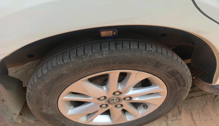 2019 Toyota Innova Crysta 2.4 VX 7 STR, Diesel, Manual, 1,00,220 km, tyre