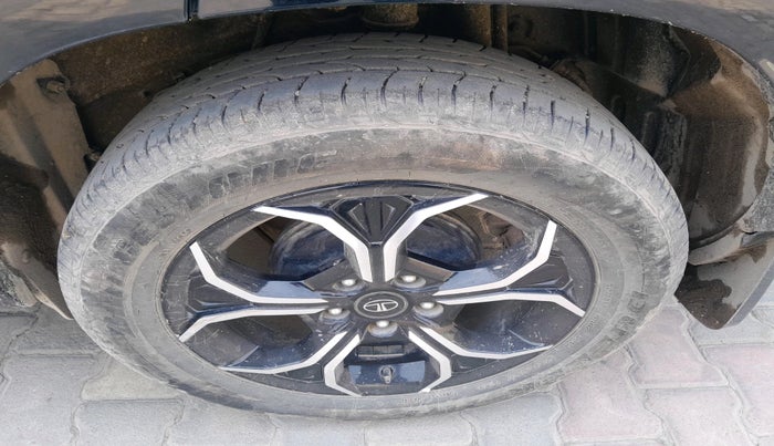 2024 Tata Curvv Creative 1.2 Petrol 6MT, Petrol, Manual, 15,482 km, tyre