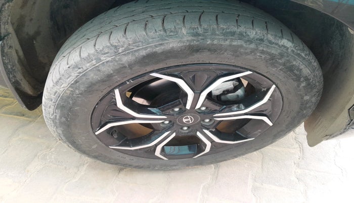 2024 Tata Curvv Creative 1.2 Petrol 6MT, Petrol, Manual, 15,482 km, tyre