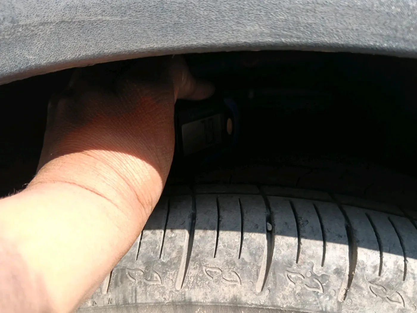 2022 Mahindra XUV700 AX 5 P MT 5 STR, Petrol, Manual, 15,912 km, tyre