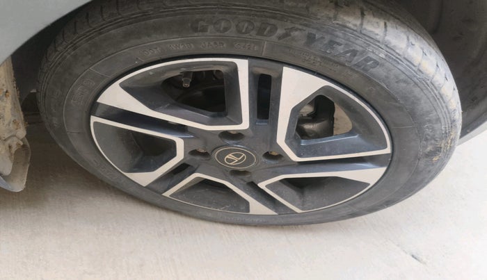 2021 Tata Tiago XZA PLUS PETROL, Petrol, Automatic, 53,567 km, tyre