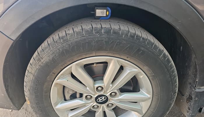 2017 Hyundai Creta S PLUS 1.4 DIESEL, Diesel, Manual, 1,21,902 km, tyre