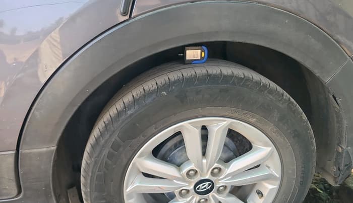 2017 Hyundai Creta S PLUS 1.4 DIESEL, Diesel, Manual, 1,21,902 km, tyre