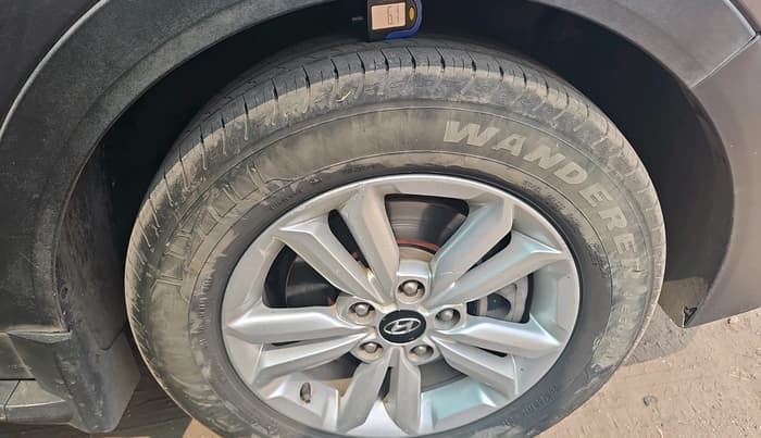 2017 Hyundai Creta S PLUS 1.4 DIESEL, Diesel, Manual, 1,21,902 km, tyre