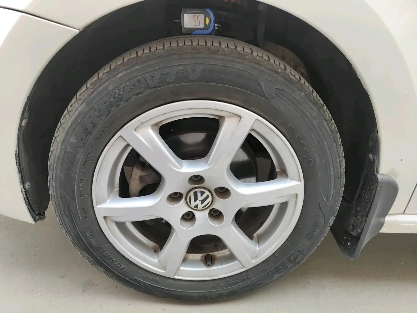 2013 Volkswagen Vento HIGHLINE DIESEL 1.6, Diesel, Manual, 81,144 km, tyre
