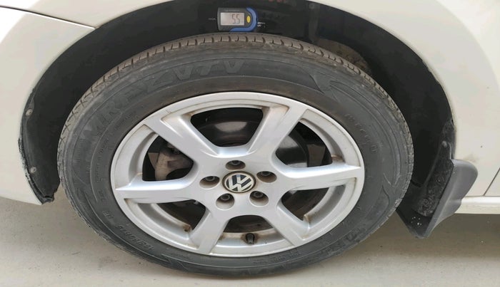 2013 Volkswagen Vento HIGHLINE DIESEL 1.6, Diesel, Manual, 81,144 km, tyre