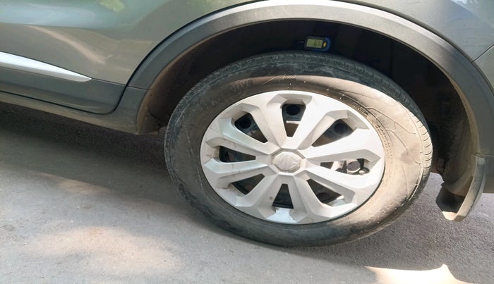 2024 MG ASTOR Sprint 1.5 MT (Ivory), Petrol, Manual, 25,621 km, tyre