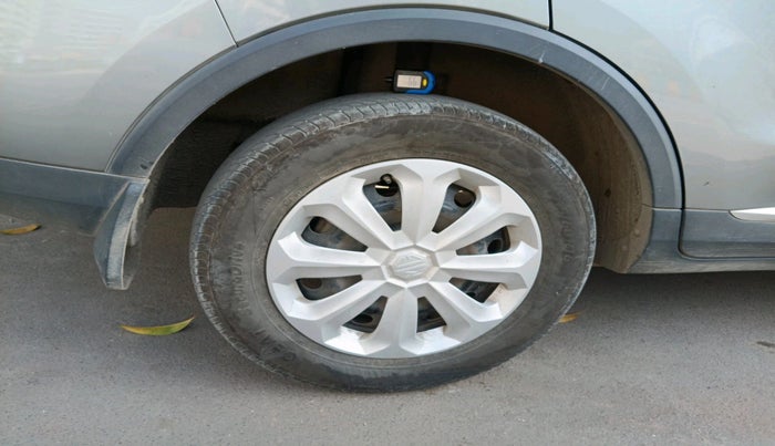 2024 MG ASTOR Sprint 1.5 MT (Ivory), Petrol, Manual, 25,621 km, tyre