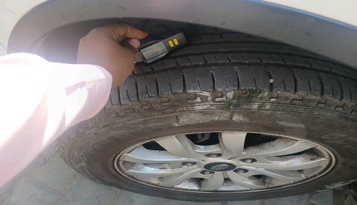 2017 Mahindra XUV500 W10 AT 1.99, Diesel, Automatic, 77,368 km, tyre