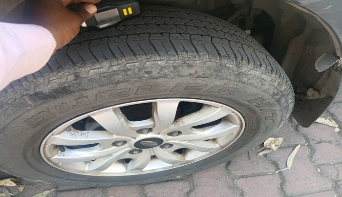 2017 Mahindra XUV500 W10 AT 1.99, Diesel, Automatic, 77,368 km, tyre