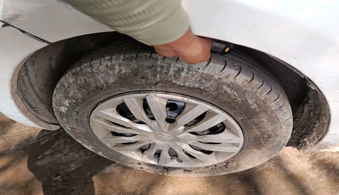 2019 Maruti Dzire VDI, Diesel, Manual, 1,24,122 km, tyre