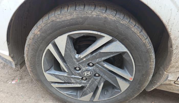 2022 Hyundai NEW I20 ASTA 1.2 MT, Petrol, Manual, 1,01,849 km, tyre