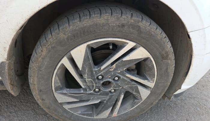 2022 Hyundai NEW I20 ASTA 1.2 MT, Petrol, Manual, 1,01,849 km, tyre