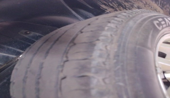 2016 Mahindra TUV300 T8 AMT, Diesel, Automatic, 53,796 km, tyre