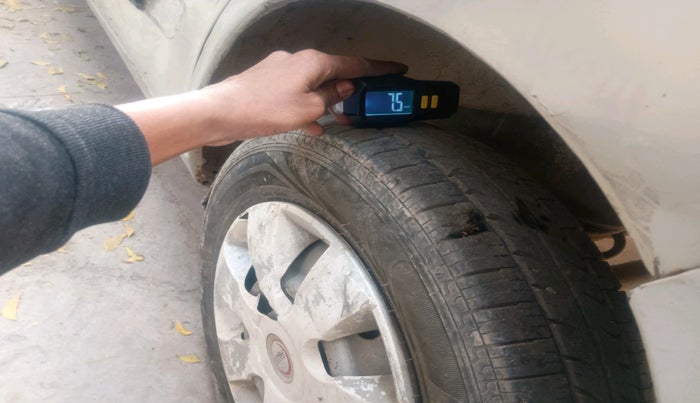 2012 Maruti Wagon R 1.0 LXI CNG, CNG, Manual, 1,73,701 km, tyre