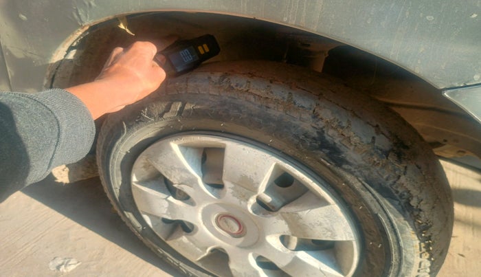 2012 Maruti Wagon R 1.0 LXI CNG, CNG, Manual, 1,73,701 km, tyre