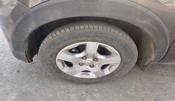 2022 Renault TRIBER RXT, Petrol, Manual, 37,136 km, tyre