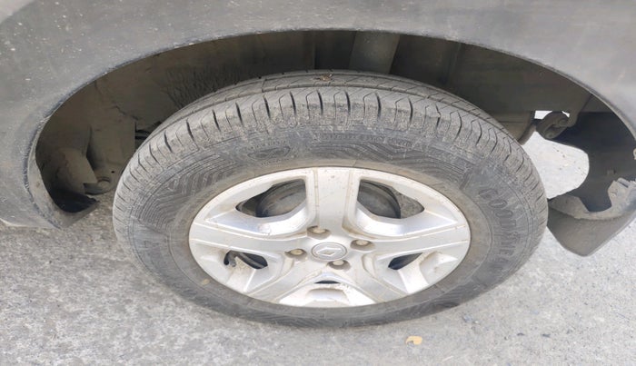 2022 Renault TRIBER RXT, Petrol, Manual, 37,136 km, tyre