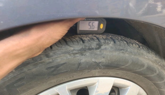 2015 Hyundai i10 SPORTZ 1.1, Petrol, Manual, 74,966 km, tyre