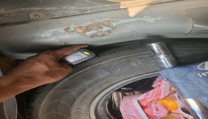 2015 Hyundai i10 SPORTZ 1.1, Petrol, Manual, 74,966 km, tyre